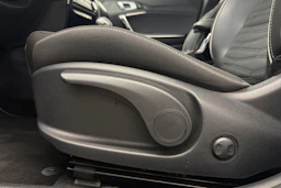 musta Kia ProCeed 2024 kuva 15.