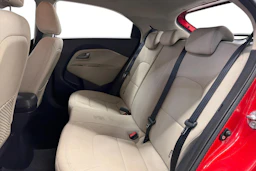 Punainen Kia Rio 2012 kuva 8.