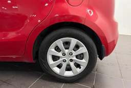 Punainen Kia Rio 2012 kuva 10.
