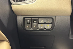 Punainen Kia Rio 2012 kuva 16.
