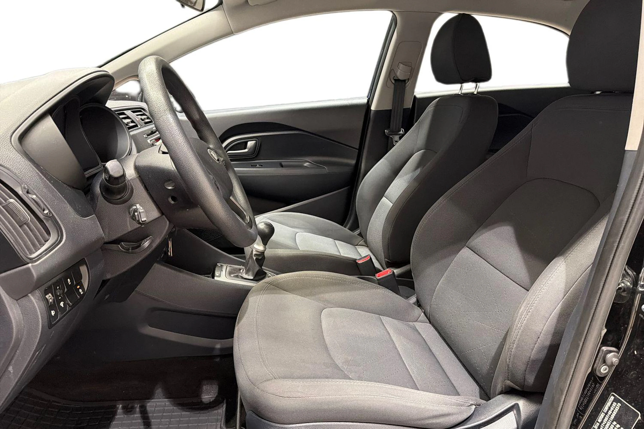 Musta Kia Rio 2013 kuva 8.