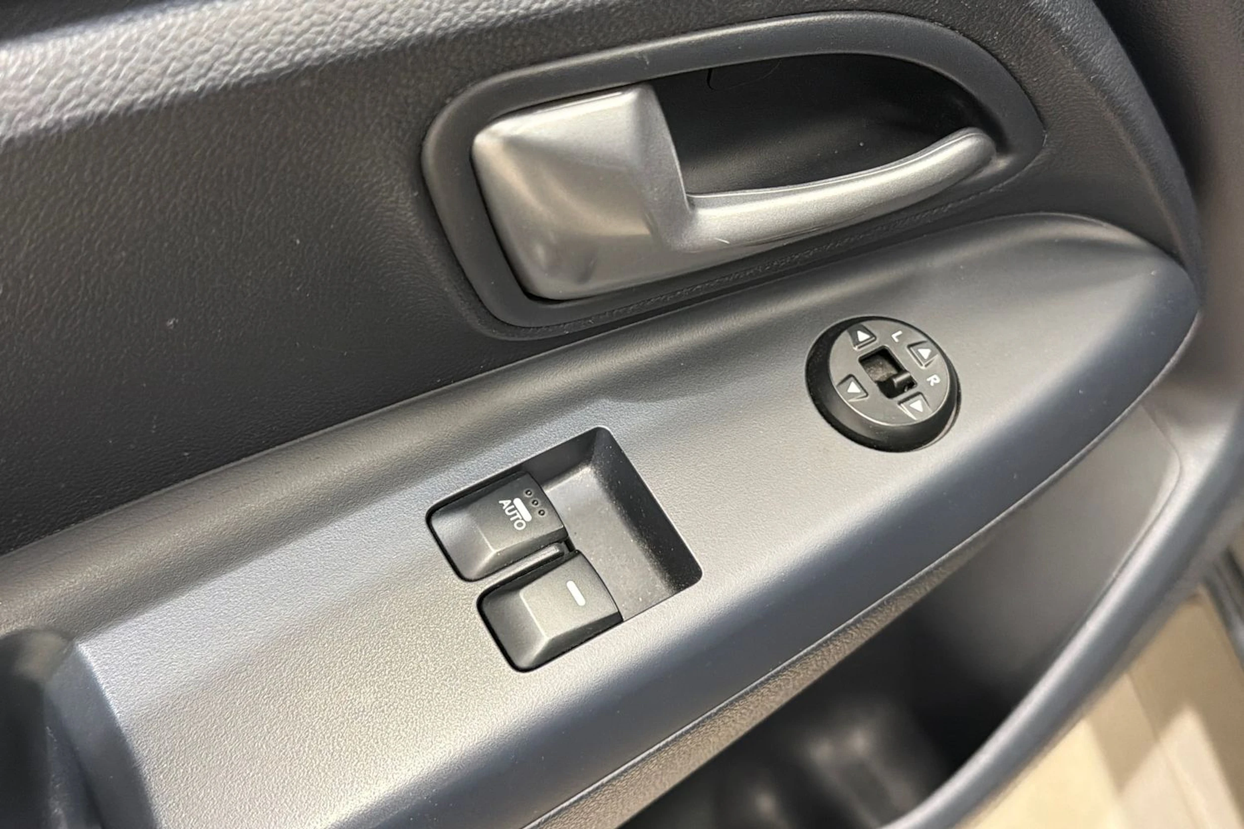 Musta Kia Rio 2013 kuva 12.