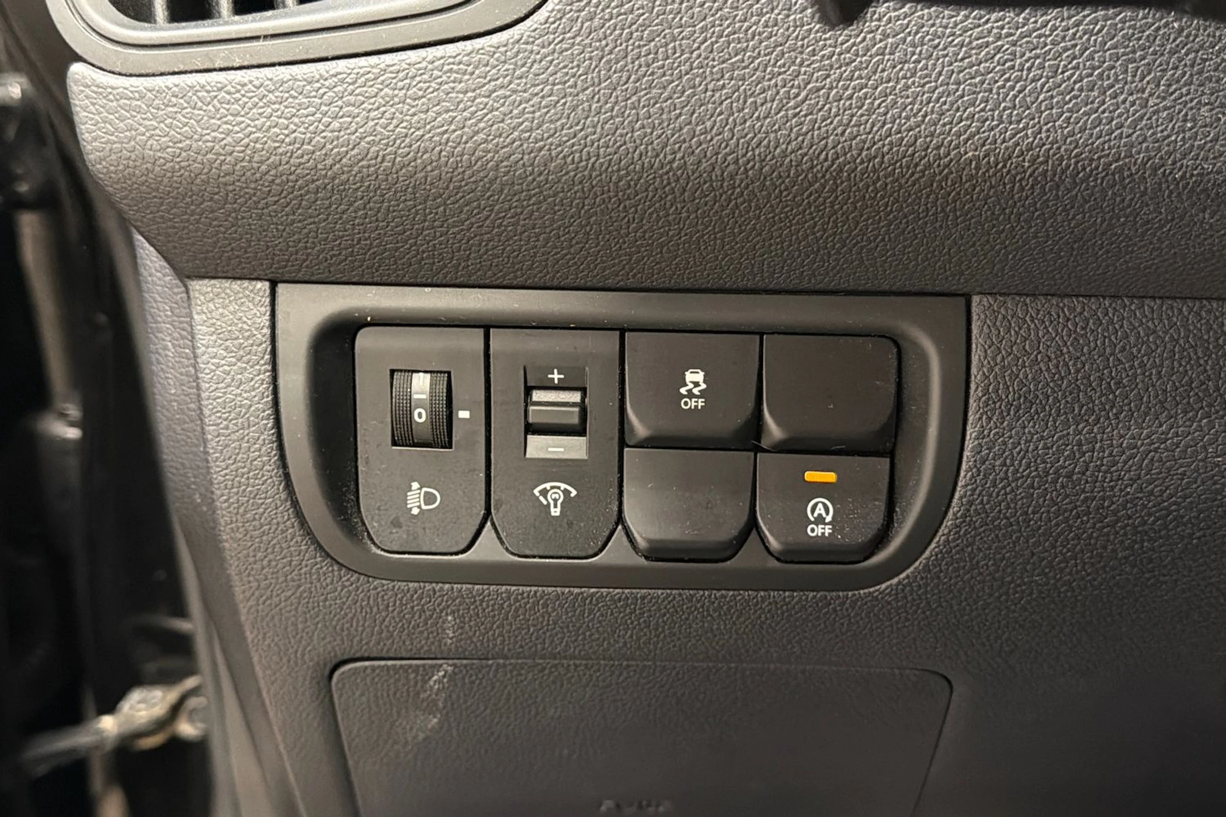 Musta Kia Rio 2013 kuva 13.