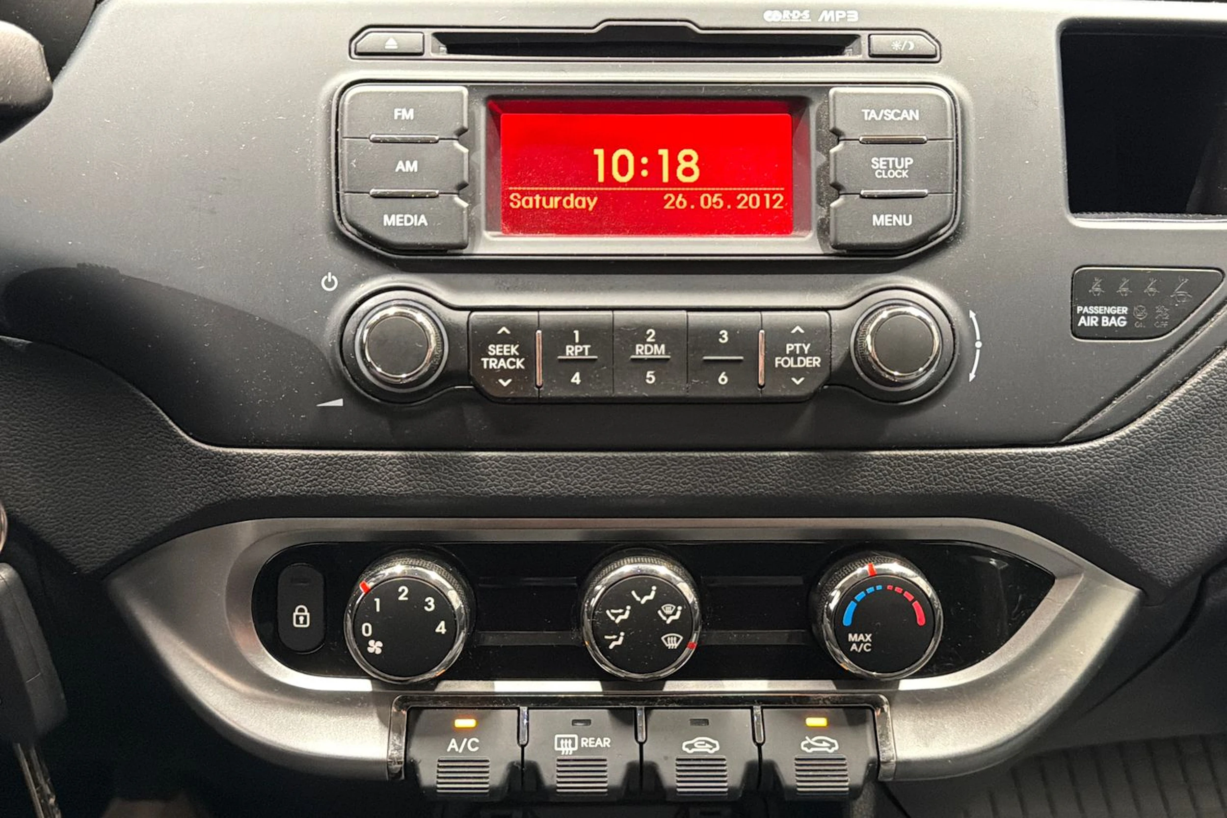 Musta Kia Rio 2013 kuva 18.
