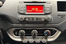 Musta Kia Rio 2013 kuva 18.