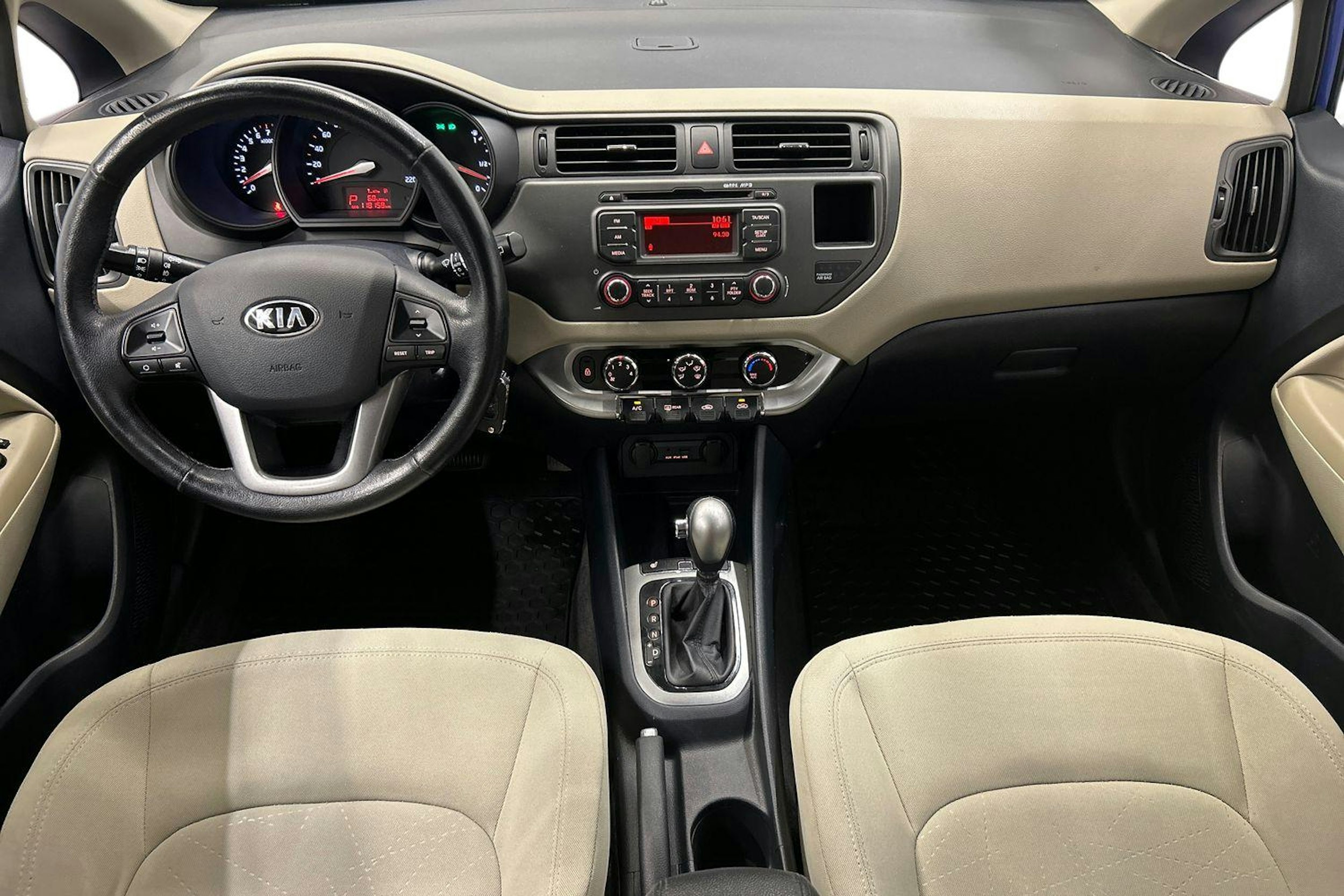 sininen Kia Rio 2013 kuva 9.