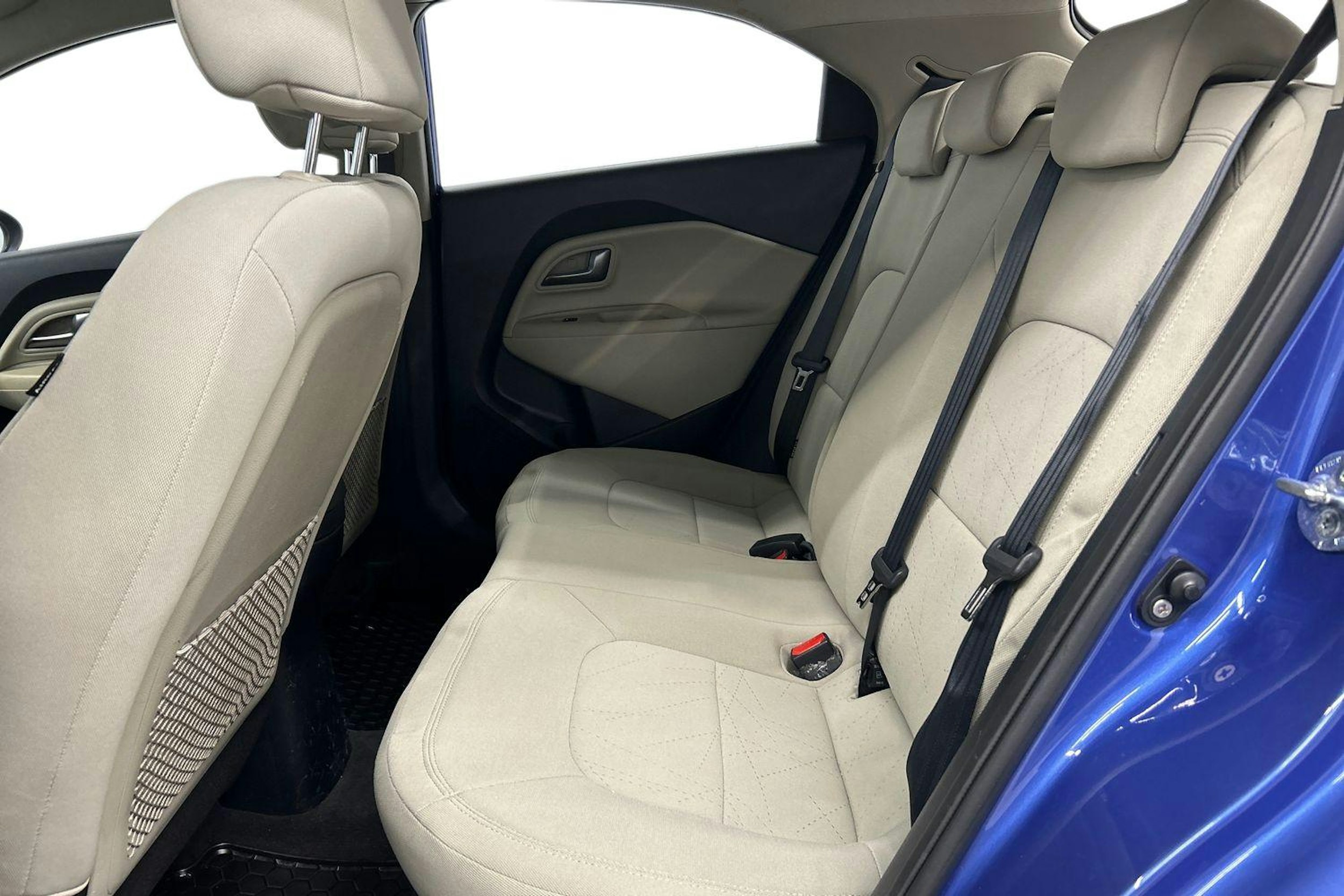 sininen Kia Rio 2013 kuva 10.
