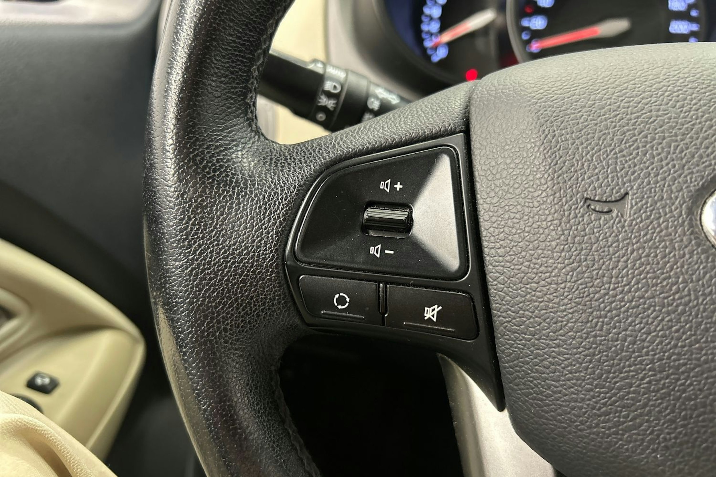 sininen Kia Rio 2013 kuva 19.