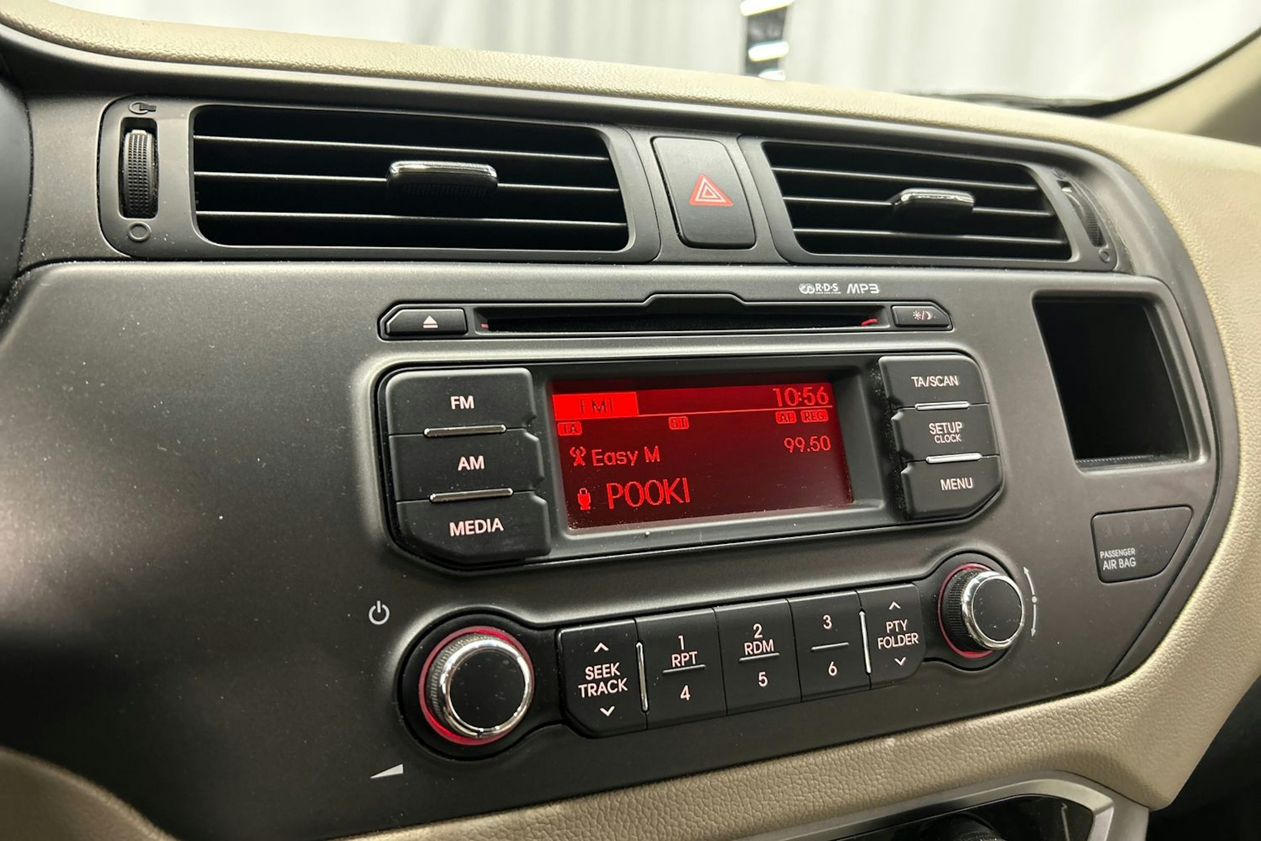 sininen Kia Rio 2013 kuva 21.
