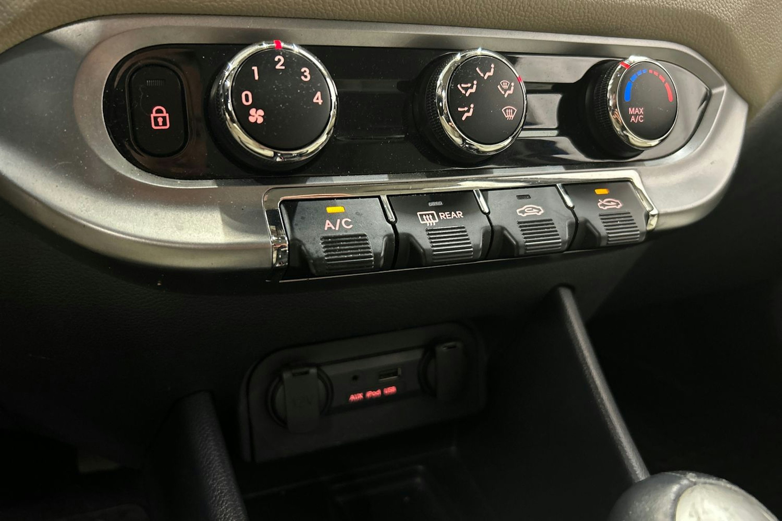 sininen Kia Rio 2013 kuva 22.
