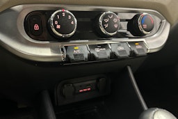 sininen Kia Rio 2013 kuva 22.