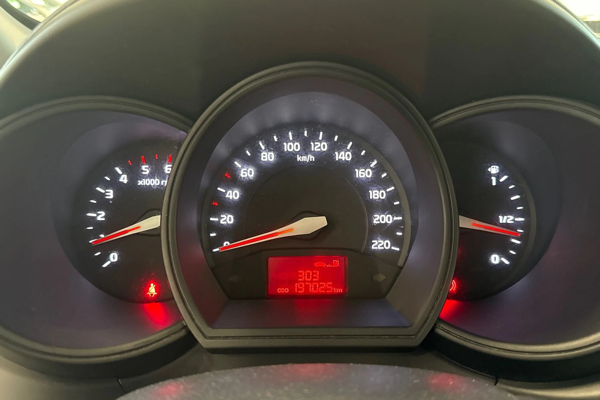 musta Kia Rio 2013 kuva 11.