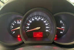 musta Kia Rio 2013 kuva 11.