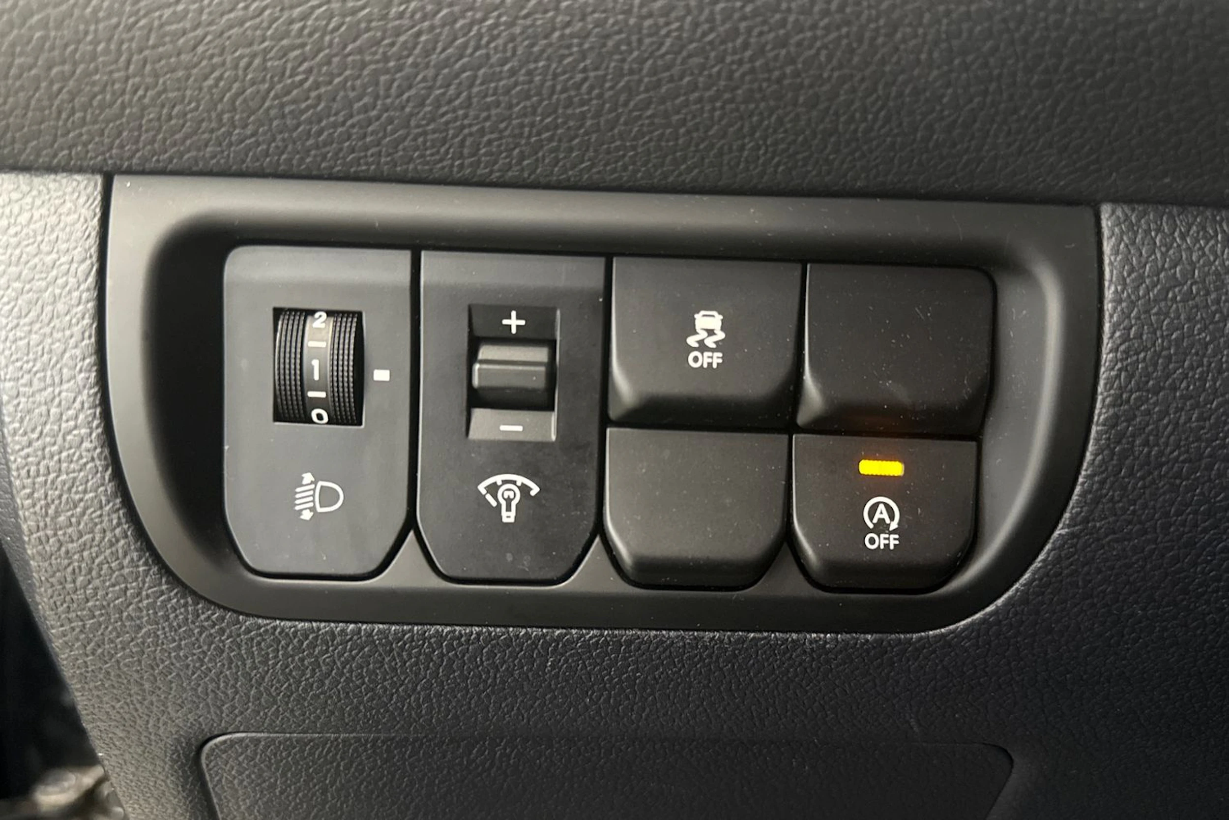 musta Kia Rio 2013 kuva 15.