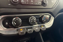 musta Kia Rio 2013 kuva 17.