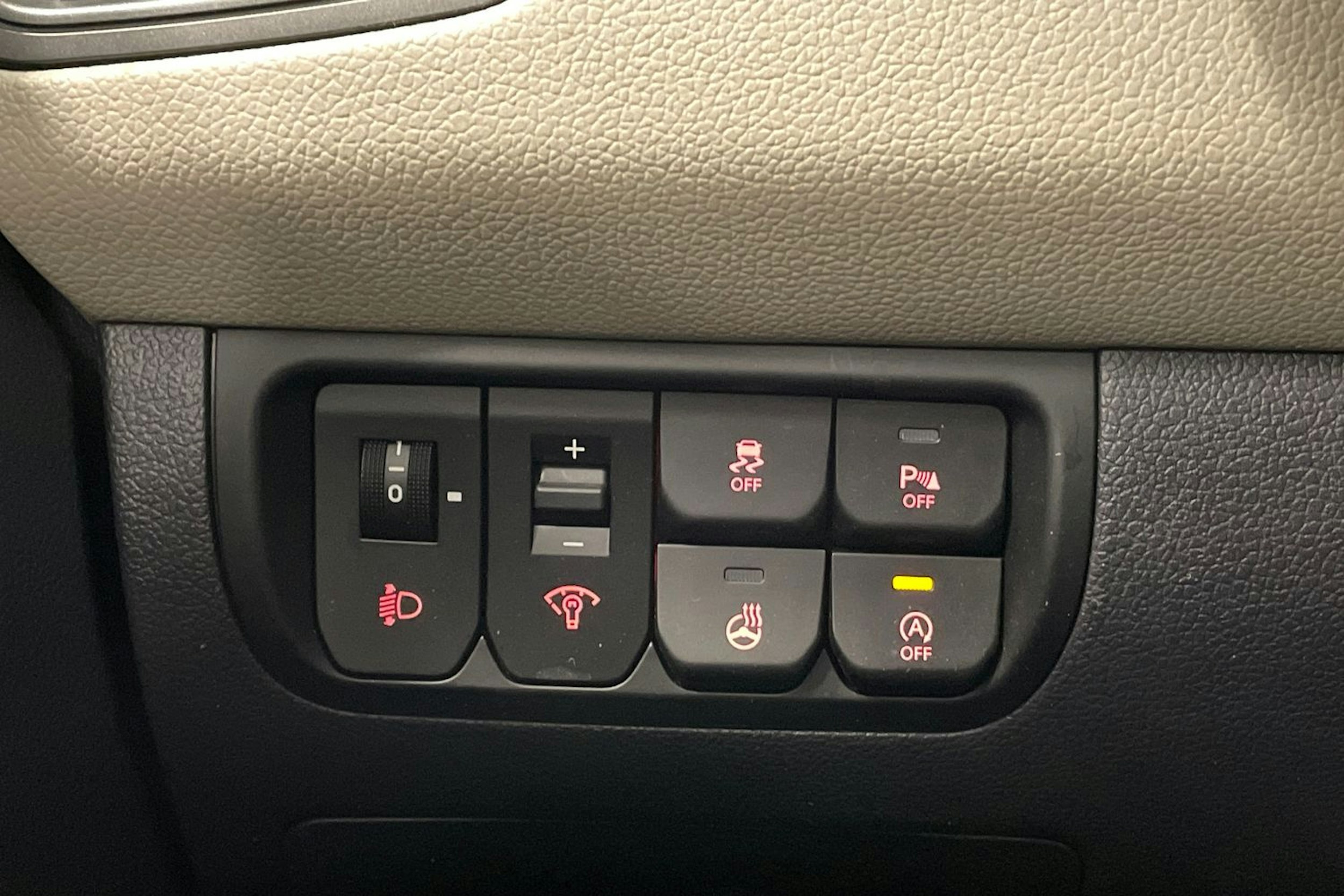 ruskea (beige) Kia Rio 2013 kuva 13.