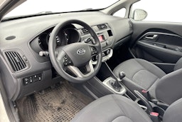 valkoinen Kia Rio 2013 kuva 3.
