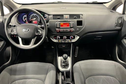 valkoinen Kia Rio 2013 kuva 7.