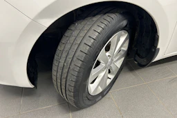 valkoinen Kia Rio 2013 kuva 10.