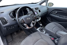 valkoinen Kia Rio 2013 kuva 3.