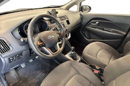 musta Kia Rio 2014 kuva 3.