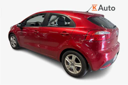 punainen Kia Rio 2014 kuva 2.