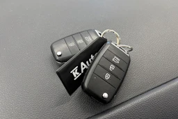 punainen Kia Rio 2014 kuva 17.