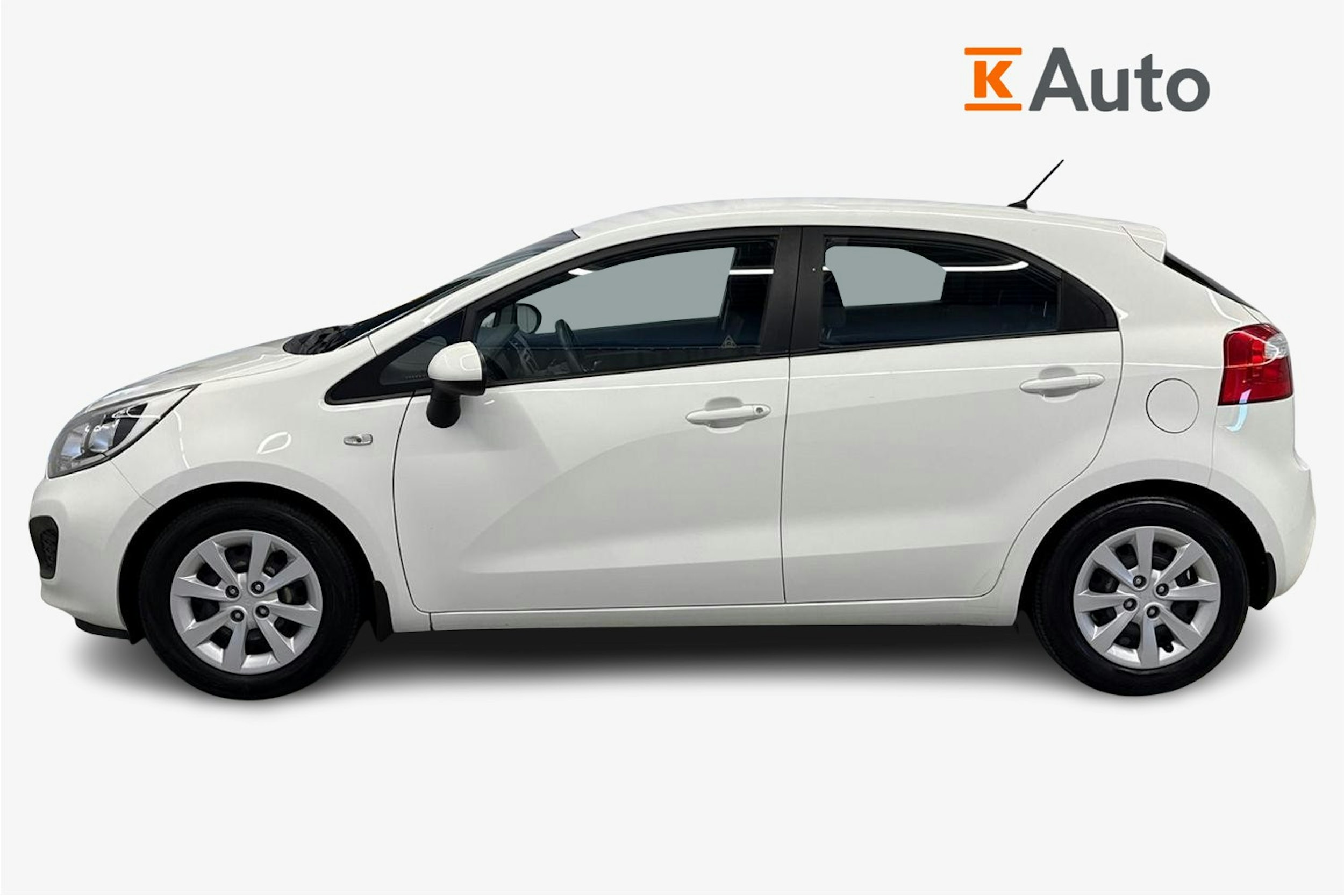 valkoinen Kia Rio 2014 kuva 6.