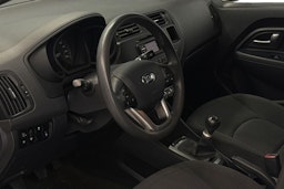 valkoinen Kia Rio 2014 kuva 7.