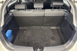 valkoinen Kia Rio 2014 kuva 17.