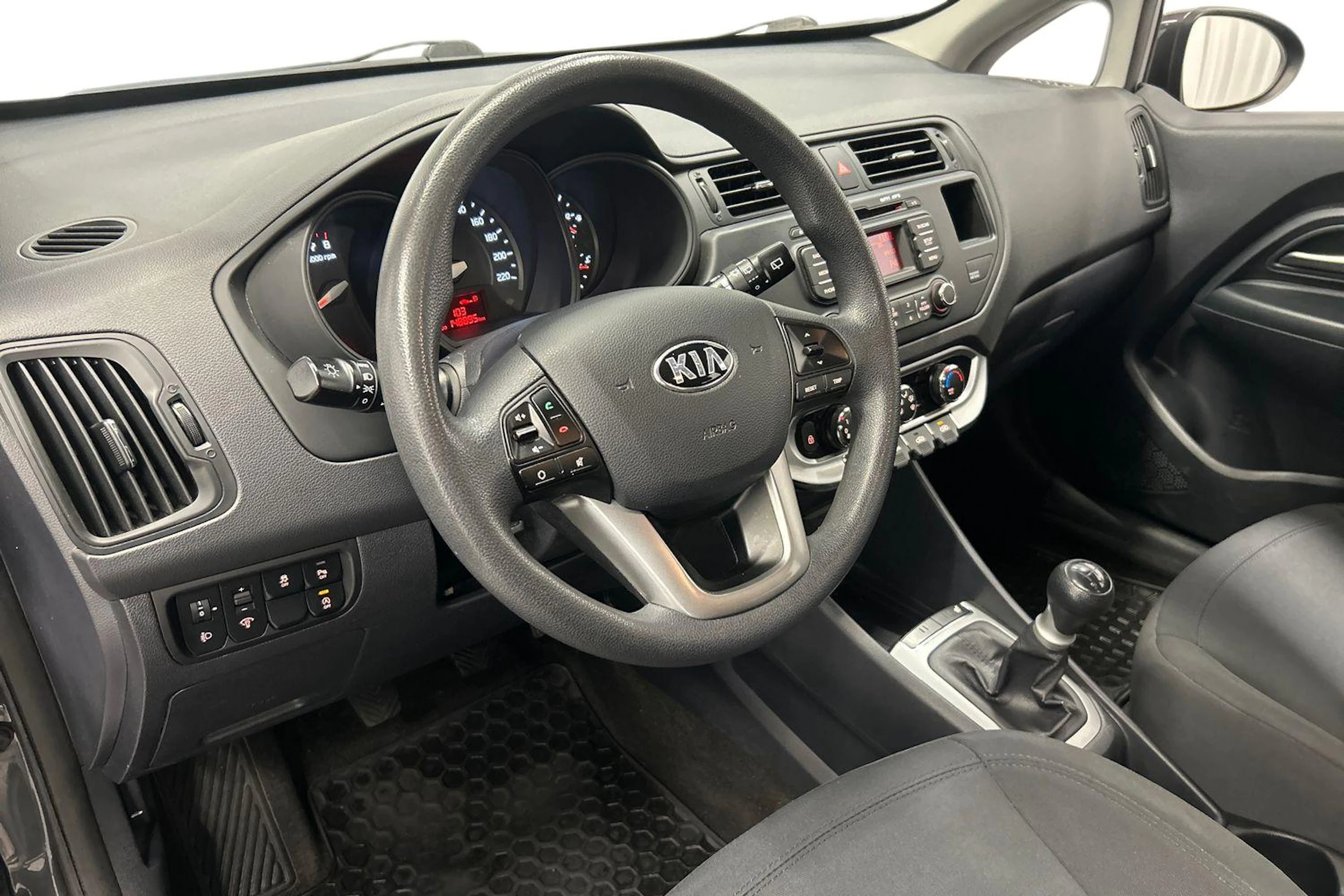 harmaa Kia Rio 2014 kuva 6.