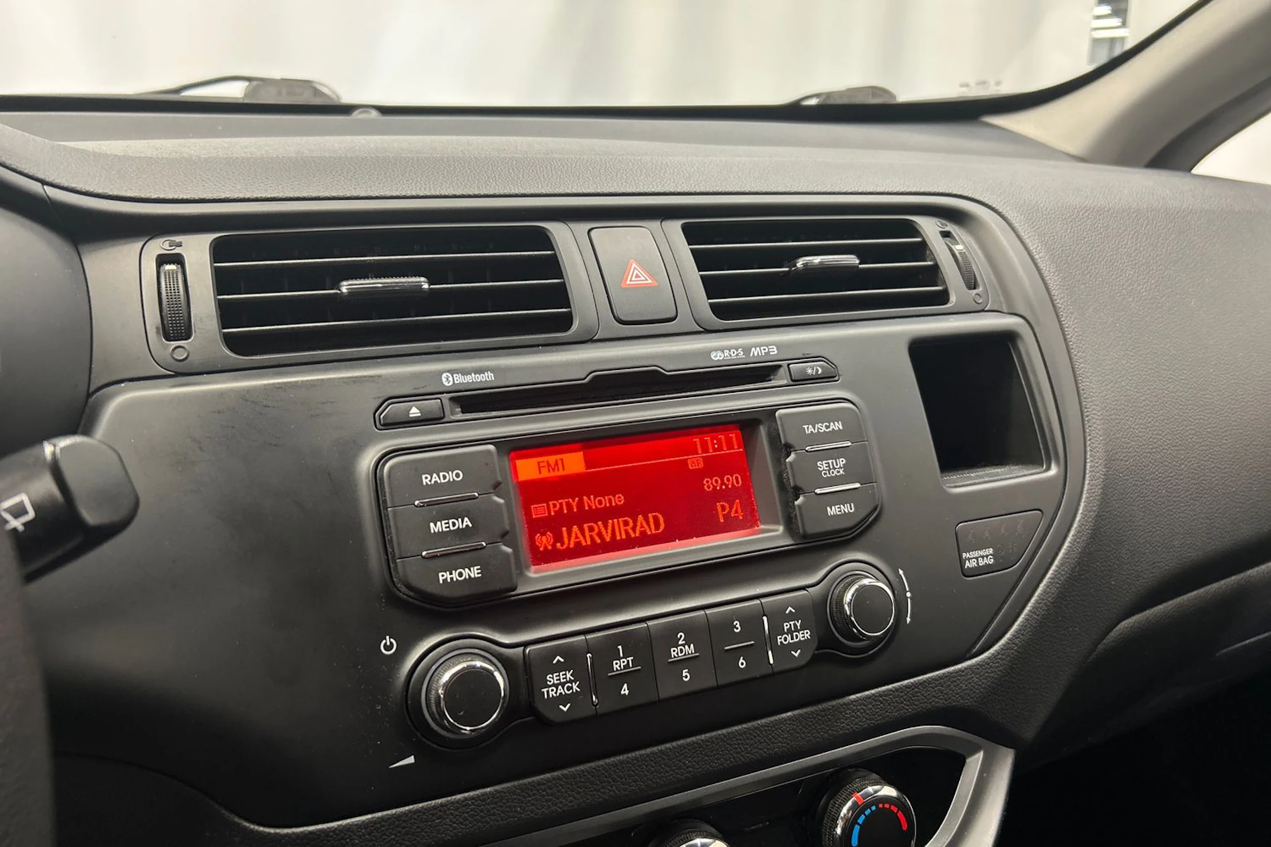 harmaa Kia Rio 2014 kuva 17.