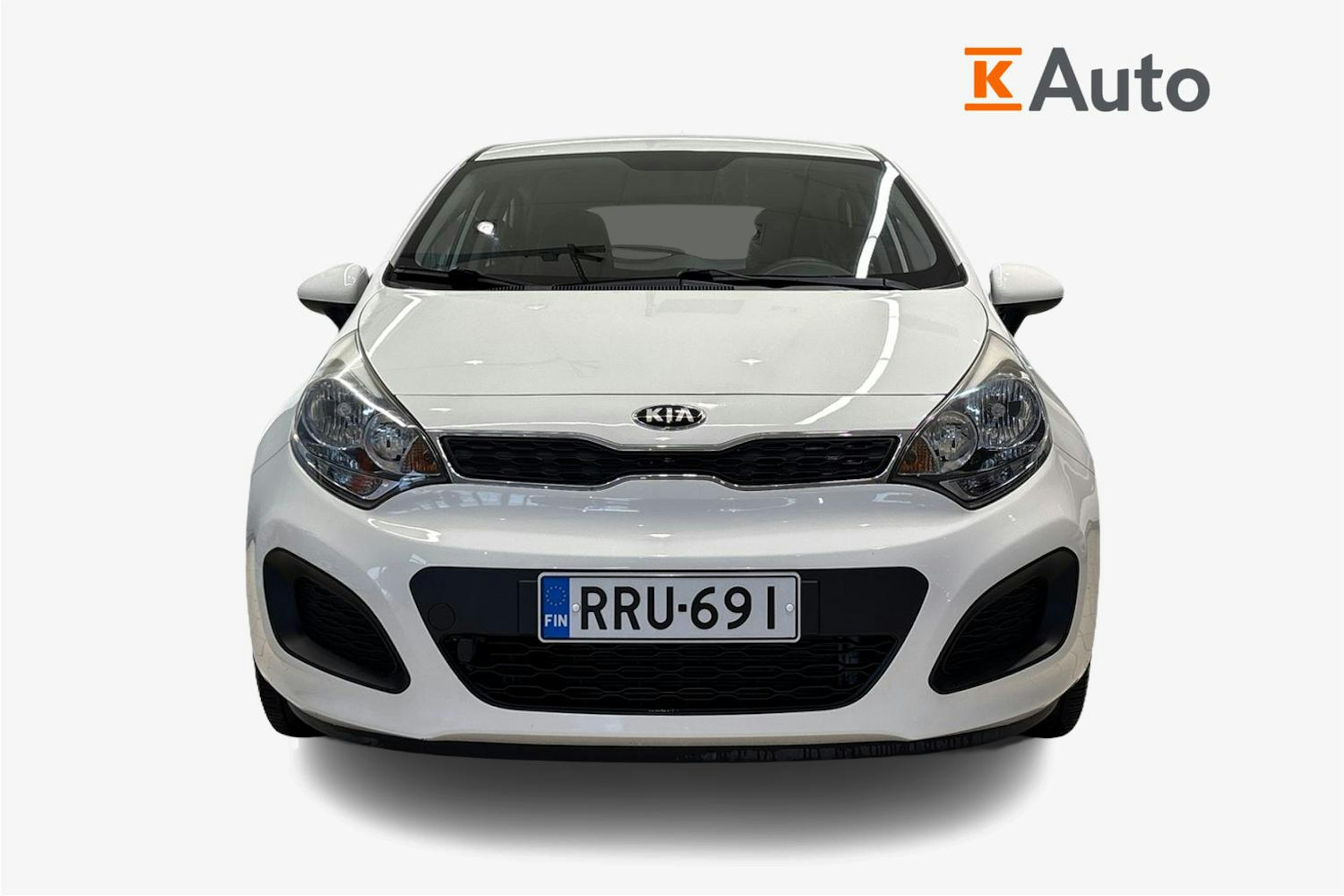 valkoinen Kia Rio 2014 kuva 5.