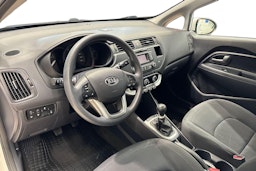 valkoinen Kia Rio 2014 kuva 7.