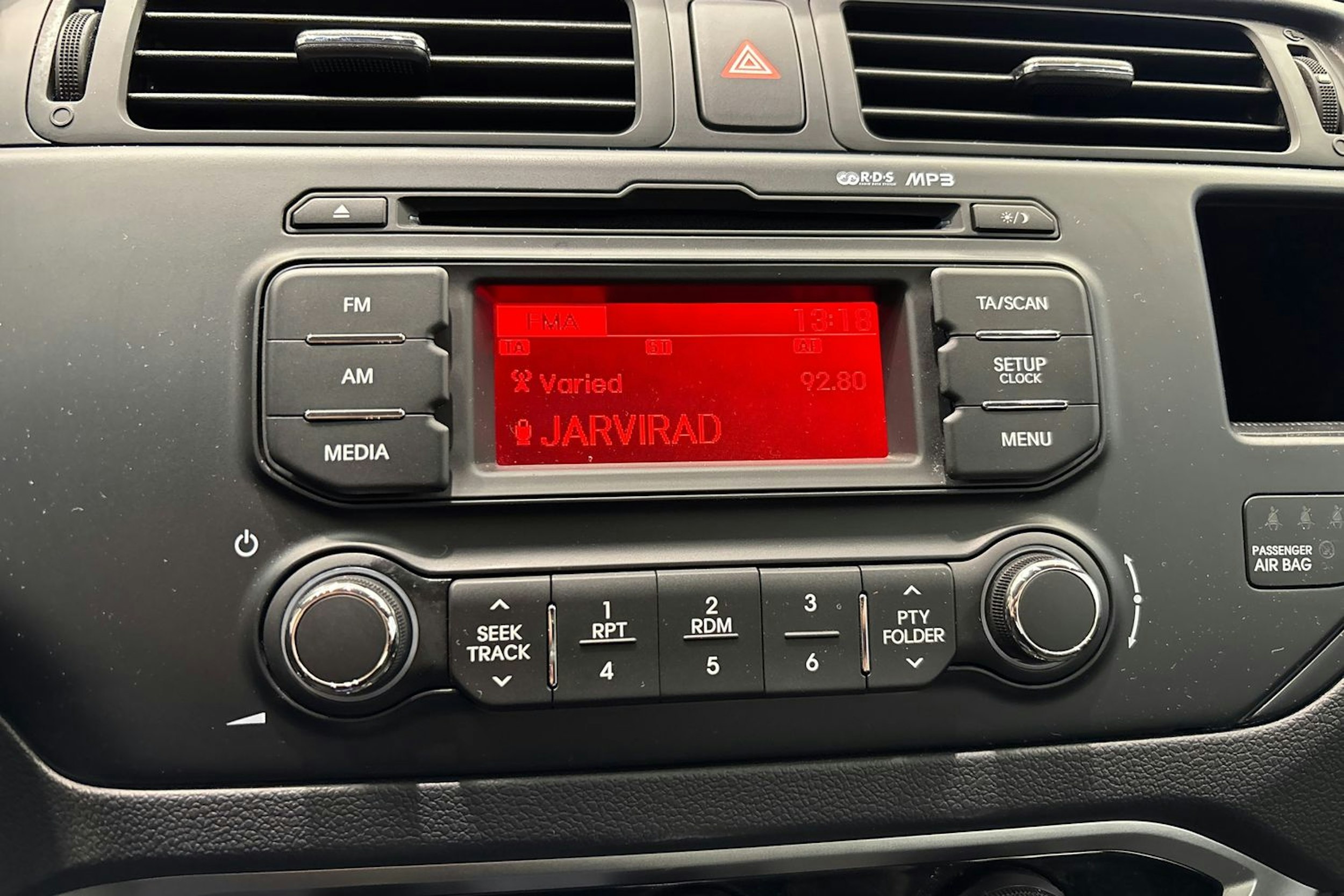 valkoinen Kia Rio 2014 kuva 20.