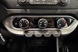 valkoinen Kia Rio 2014 kuva 21.