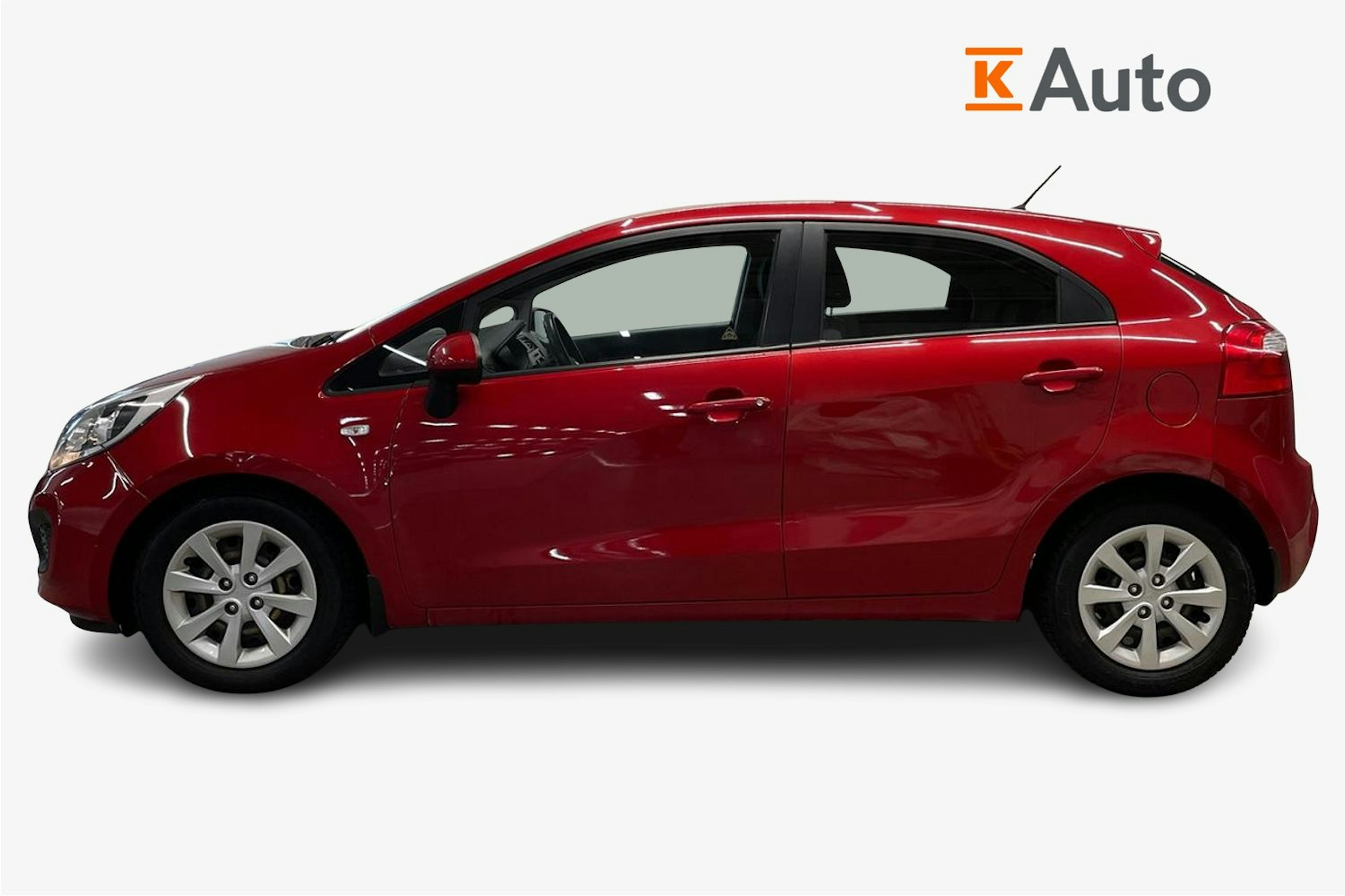 Punainen Kia Rio 2014 kuva 6.
