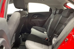 Punainen Kia Rio 2014 kuva 10.