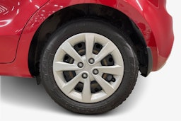 Punainen Kia Rio 2014 kuva 11.