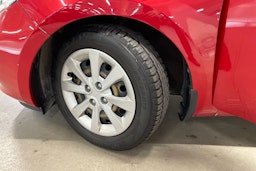 Punainen Kia Rio 2014 kuva 13.