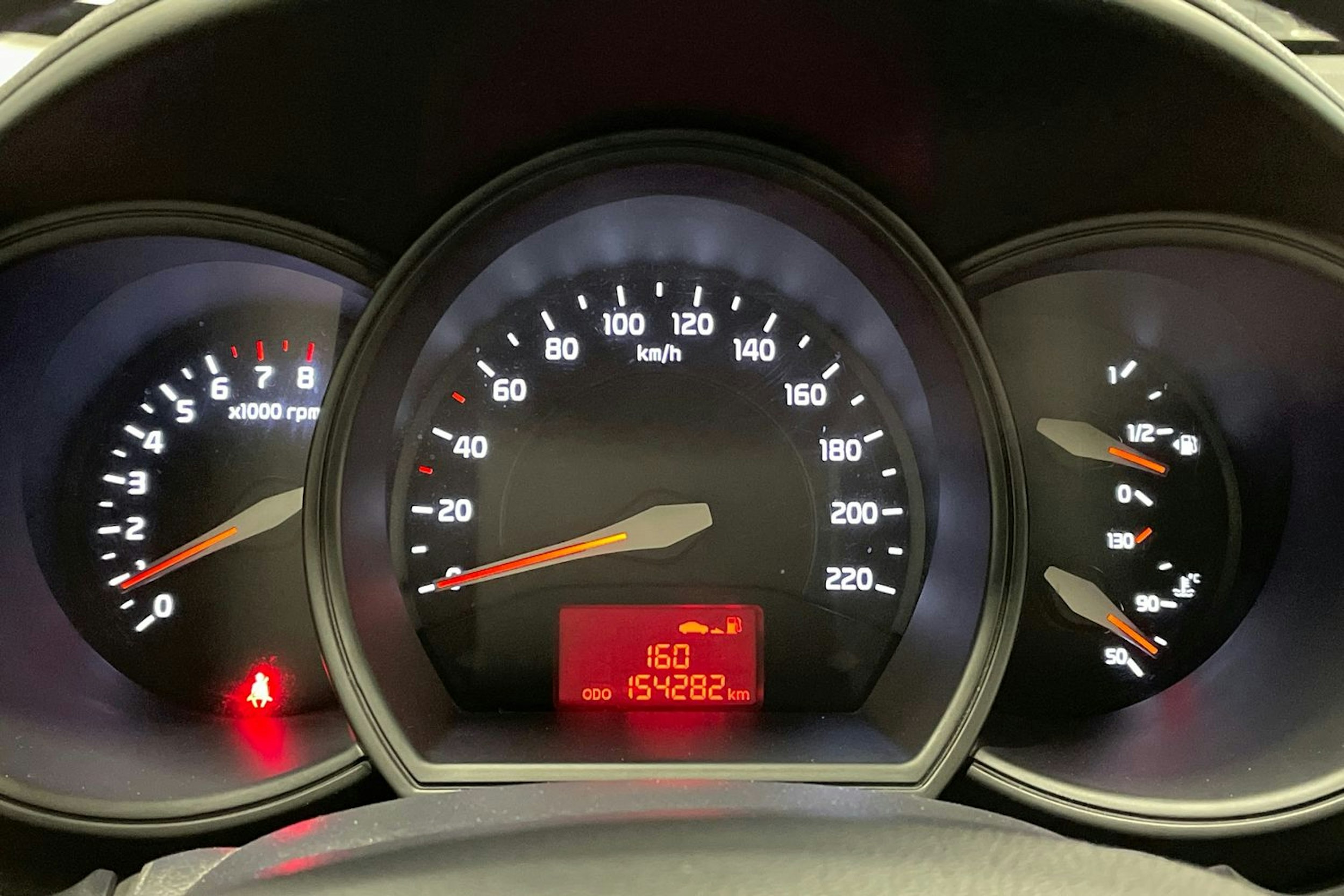 Punainen Kia Rio 2014 kuva 16.