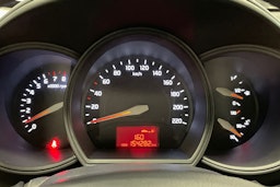 Punainen Kia Rio 2014 kuva 16.