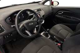 punainen Kia Rio 2015 kuva 6.