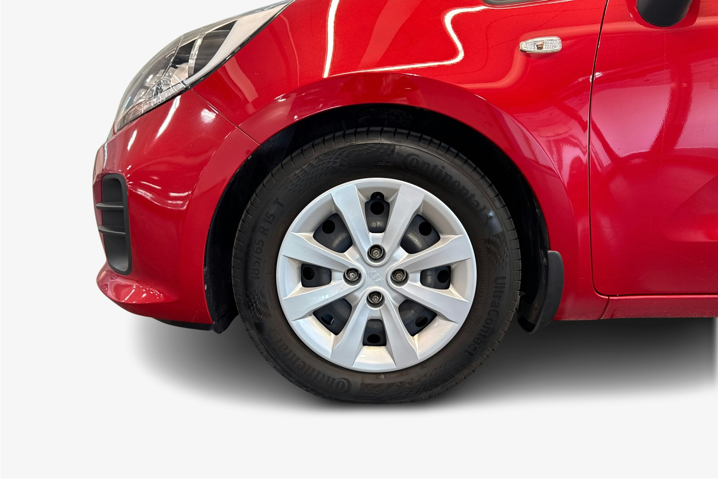 punainen Kia Rio 2015 kuva 9.