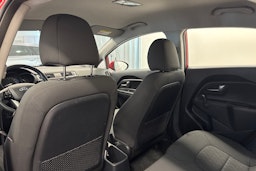 punainen Kia Rio 2015 kuva 11.