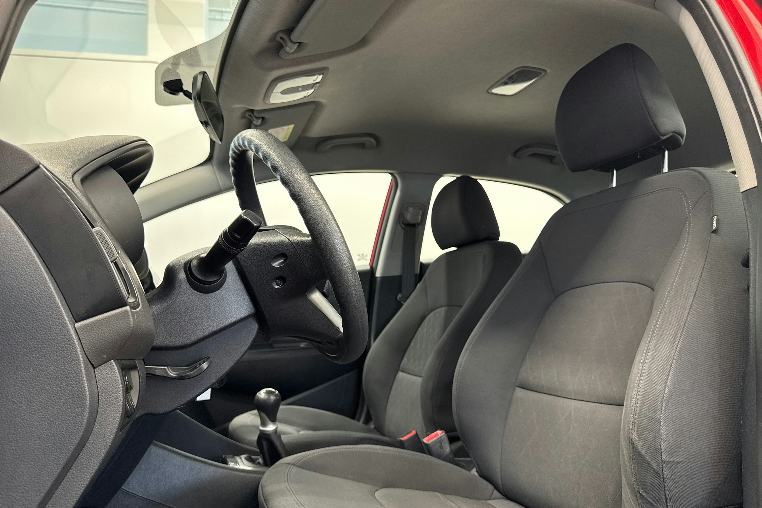punainen Kia Rio 2015 kuva 12.