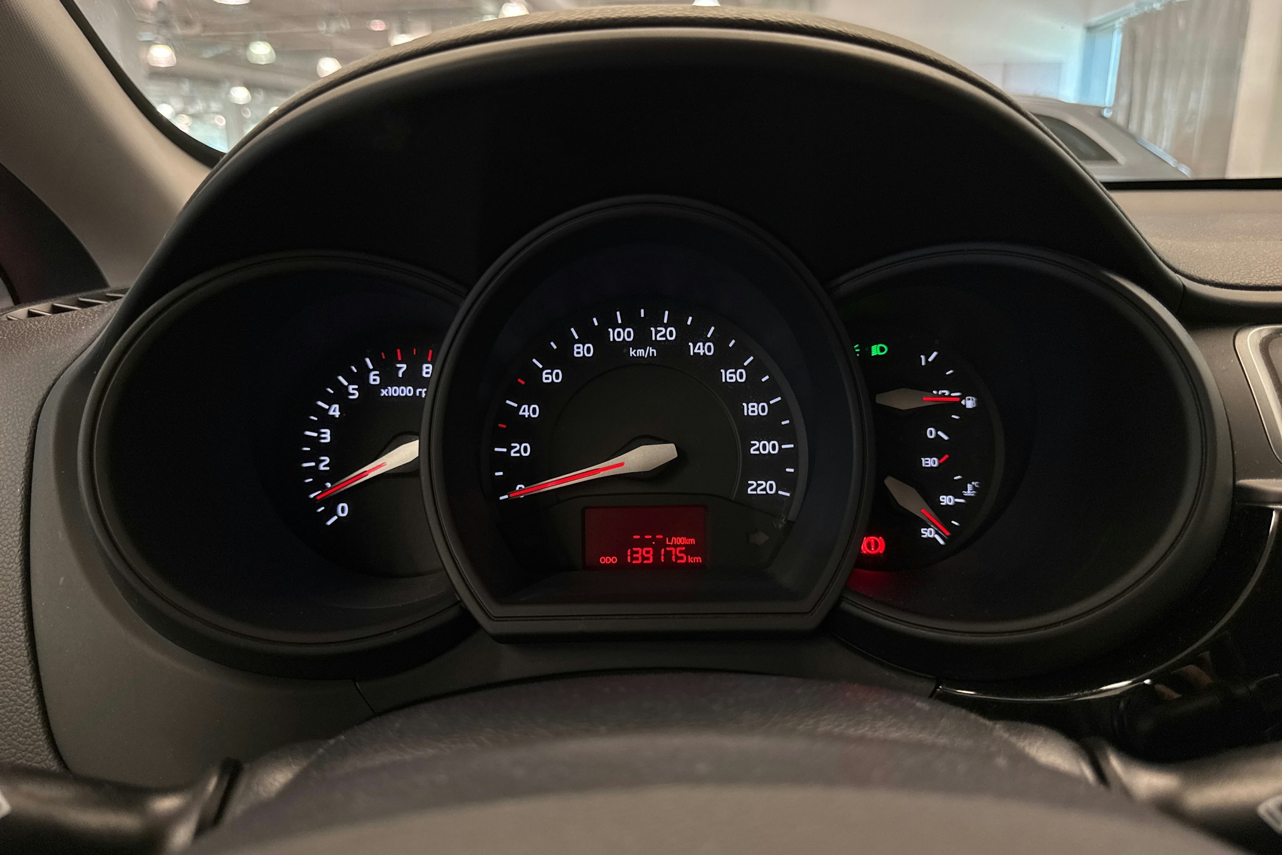 punainen Kia Rio 2015 kuva 14.