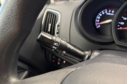 punainen Kia Rio 2015 kuva 15.