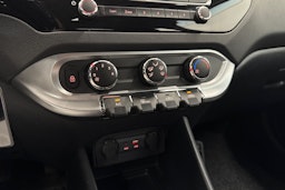 punainen Kia Rio 2015 kuva 22.