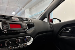 punainen Kia Rio 2015 kuva 24.